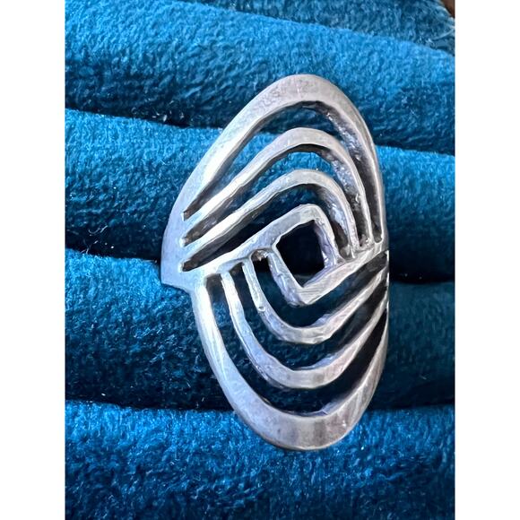 Vintage Modernist Sterling Silver Ring Size 7.5 Wide Abstract Statement Design - Picture 4 of 5